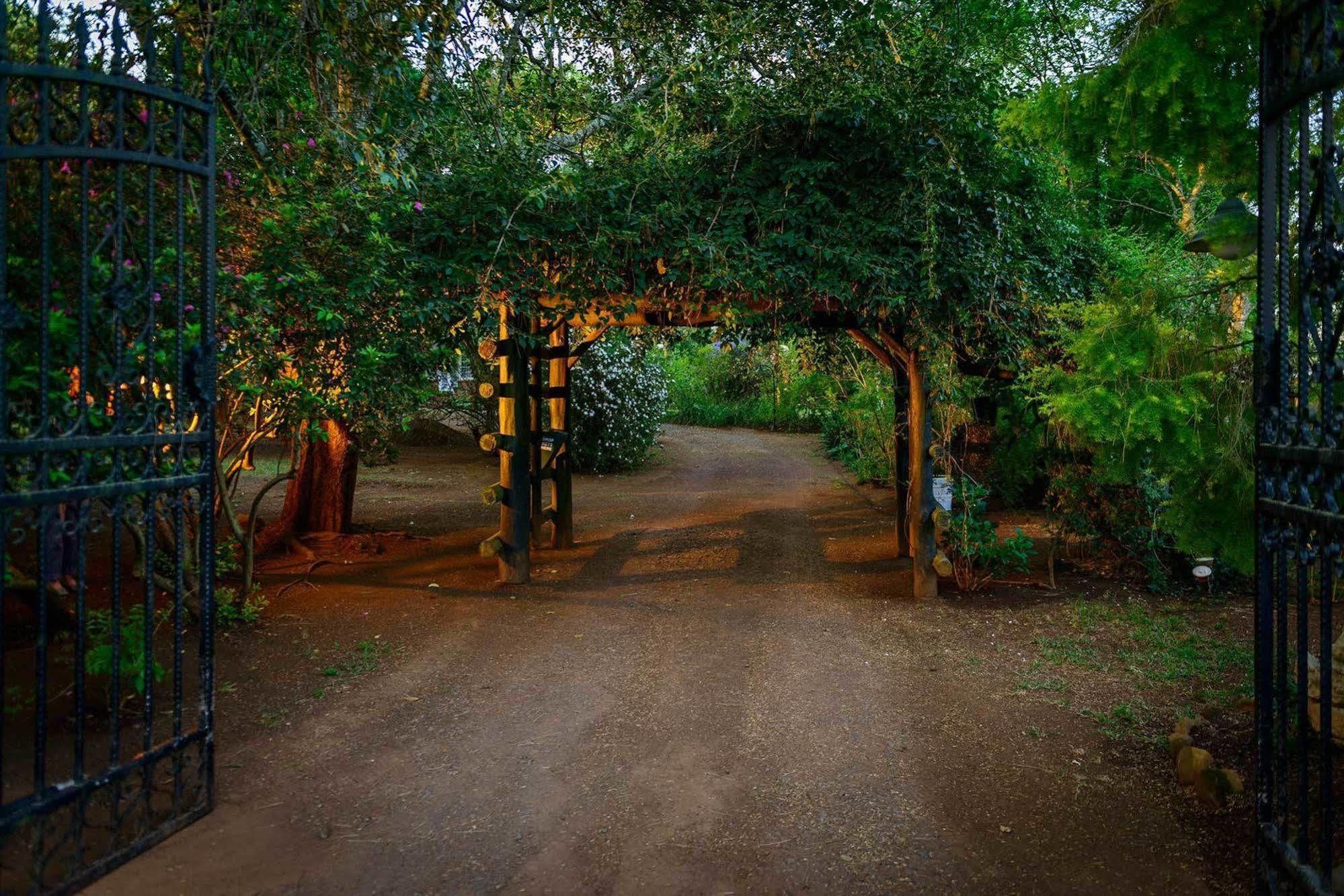 Biggy Best Boutique Hotel & Self Catering Cottages Howick Bagian luar foto