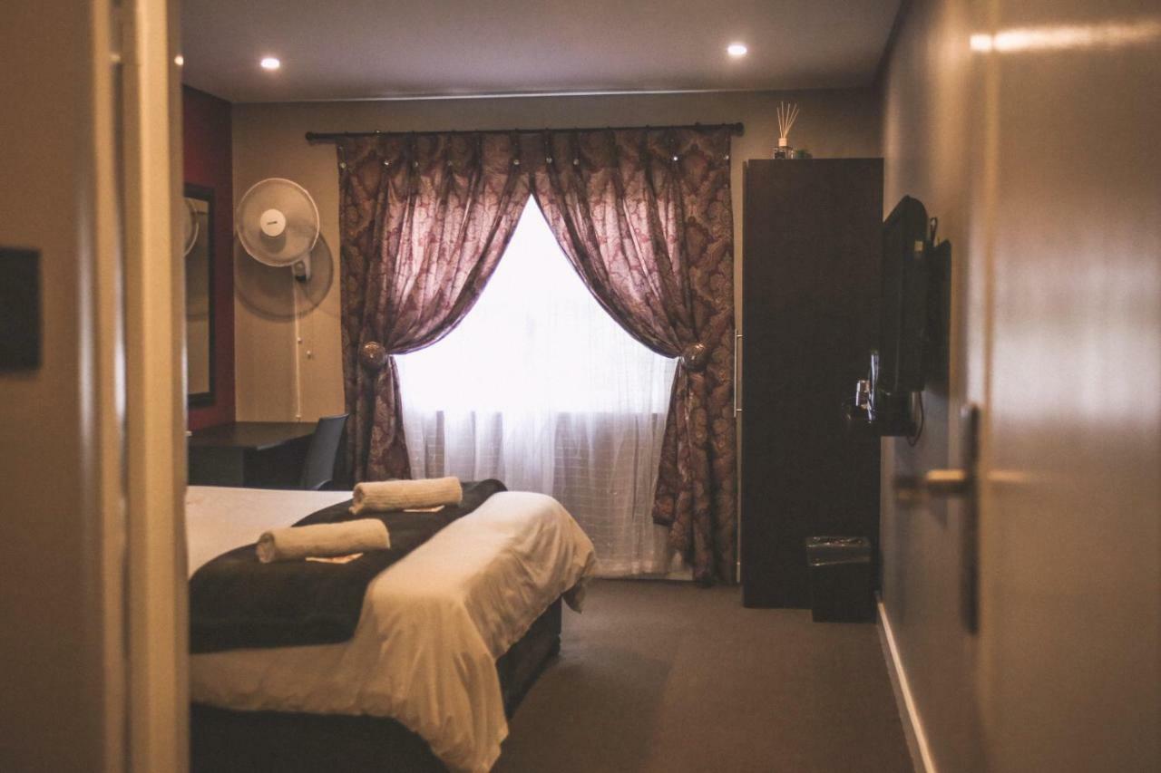 Biggy Best Boutique Hotel & Self Catering Cottages Howick Bagian luar foto